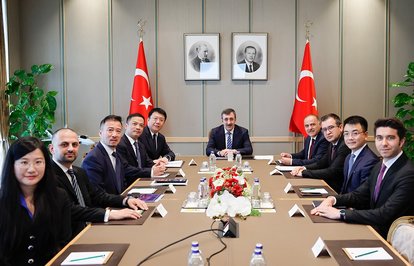 CumhurbaşkanıYardımcısıYılmazaHuaweiziyareti