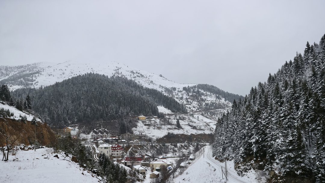 KARADENİZ’E KAR YAĞDI