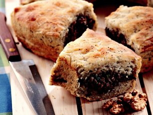 Haşhaşlı, Cevizli ve Kıymalı Açma Börek