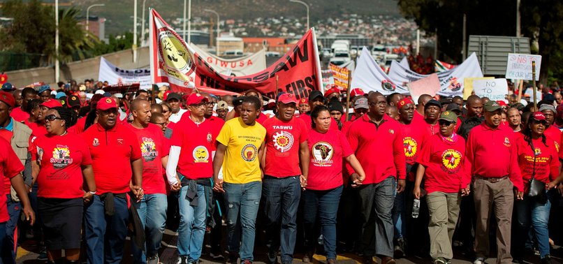 THOUSANDS MARCH IN SOUTH AFRICA OVER MINIMUM WAGE