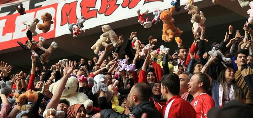 TURKISH FOOTBALL FANS MAKE IT RAIN TOYS DURING ŞANLIURFA CLASH TO PUT SMILE ON FACES OF ORPHAN CHILDREN