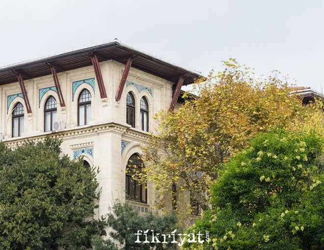 SARAYIN BAHÇESİNDEKİ HEYKELLER