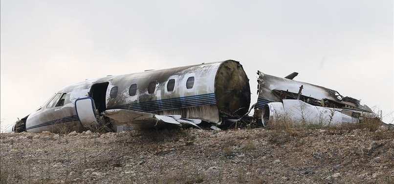 AIRCRAFT CRASH KILLS 2 IN UK