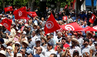 Hundreds protest in Tunis against Saied's plan for constitution