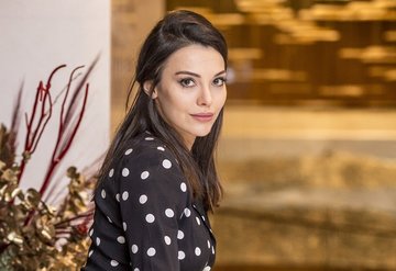 Tuvana Türkaydan Londra pozu