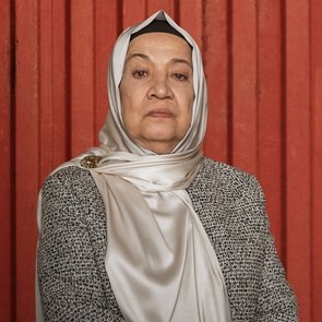 Tülay Bursa – Kimdir