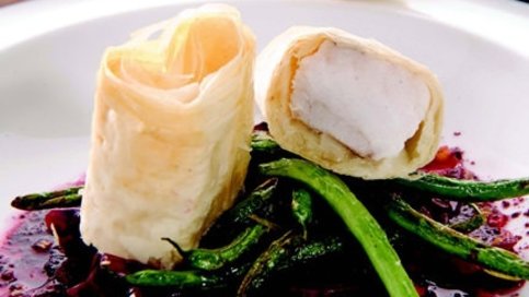 Baklava Yufkasına Sarılı Fener Balığı Dürüm