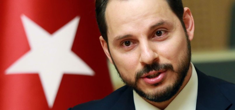 TURKEYS ALBAYRAK SAYS CENTRAL BANK INDEPENDENT, SEES NO CRISIS IN BANKING SECTOR