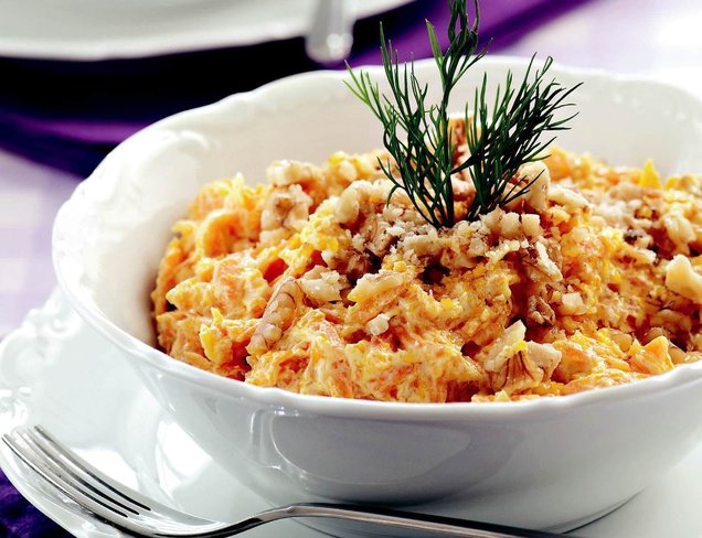 Yoğurtlu Havuç Salatası