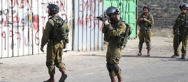 Katil İsrail askerleri Kudüs’te 3 Filistinliyi öldürdü