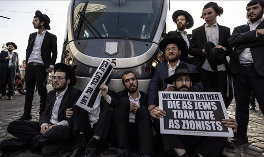 Hundreds of Ultra-Orthodox Jews clash with Israeli police