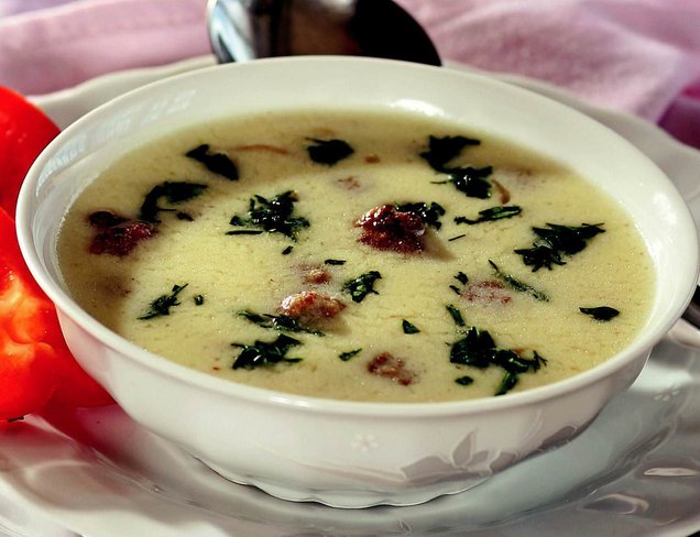 Köfteli Yoğurt Çorbası