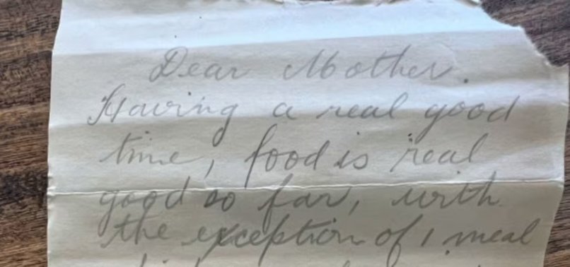 MESSAGES IN A BOTTLE FROM WWI SOLDIERS FOUND ON AUSTRALIAN COAST