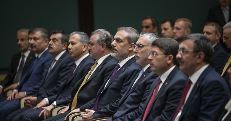 TBMM Genel Kurulunda yeni kabine üyeleri yemin etti