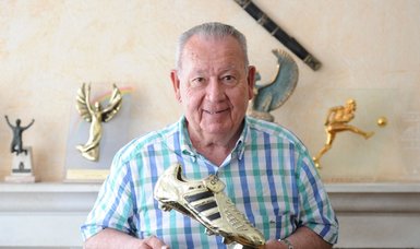 World Cup finals record goal-scorer Just Fontaine dies