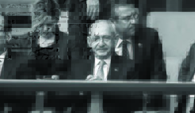 SİYASET SAHNESİNDEN NARSİSİST, KİBİRLİ VE TUTARSIZ MANZARALAR