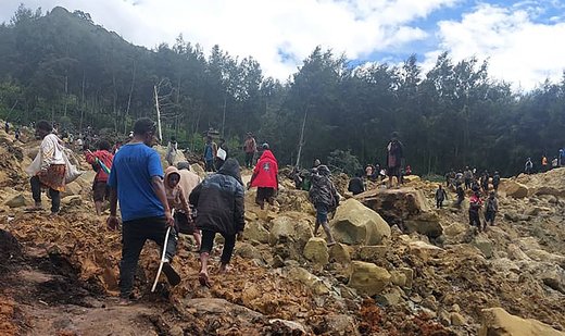 Hundreds believed to have died after Papua New Guinea landslide