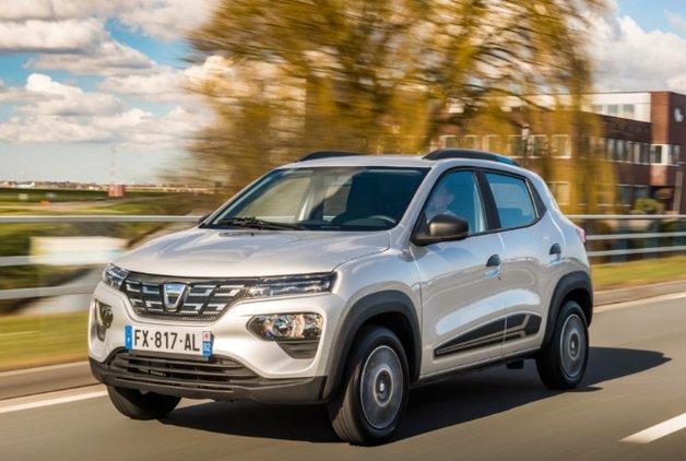 DACİA’NIN ELEKTRİKLİSİ AUTO BEST FİNALİSTİ OLDU