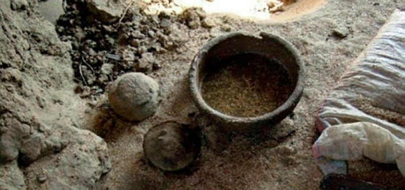 ARCHAEOLOGISTS FIND ANCIENT POTTERY WORKSHOP IN EGYPT