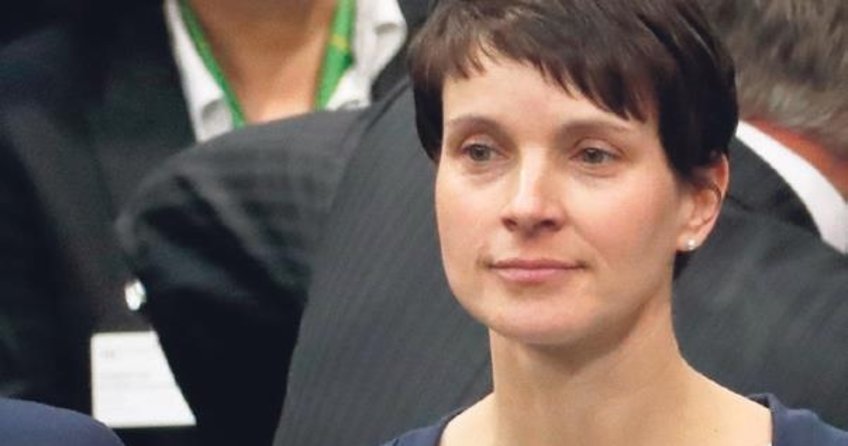 Aşırı sağcı parti Rusya’ya yanaştı