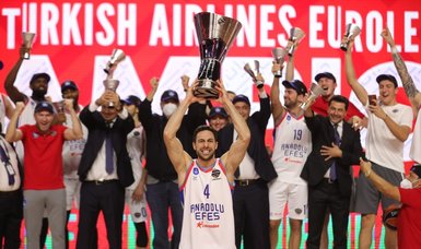 Anadolu Efes win 2021 Turkish Airlines EuroLeague title