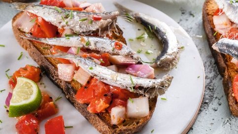 Sardalya Bruschetta