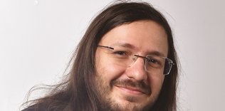 İnsana er ya da geç çip takılacak!