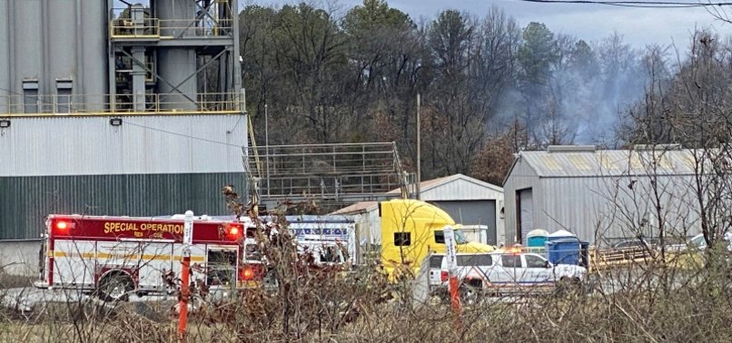 FIVE DEAD AFTER SMALL PLANE CRASHES IN ARKANSAS