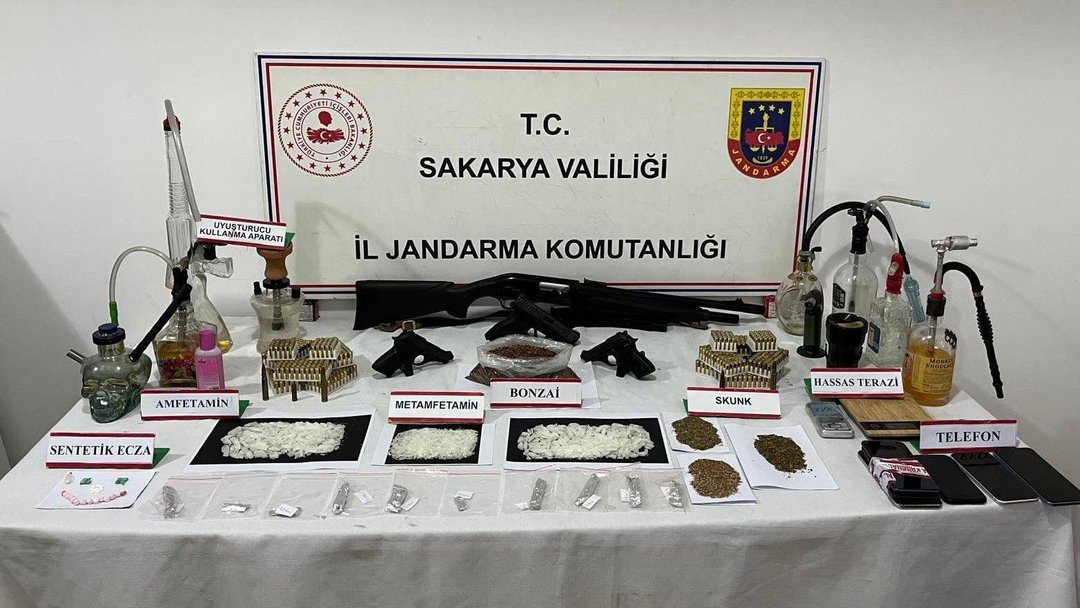 SİLAH KAÇAKÇILARINA OPERASYON