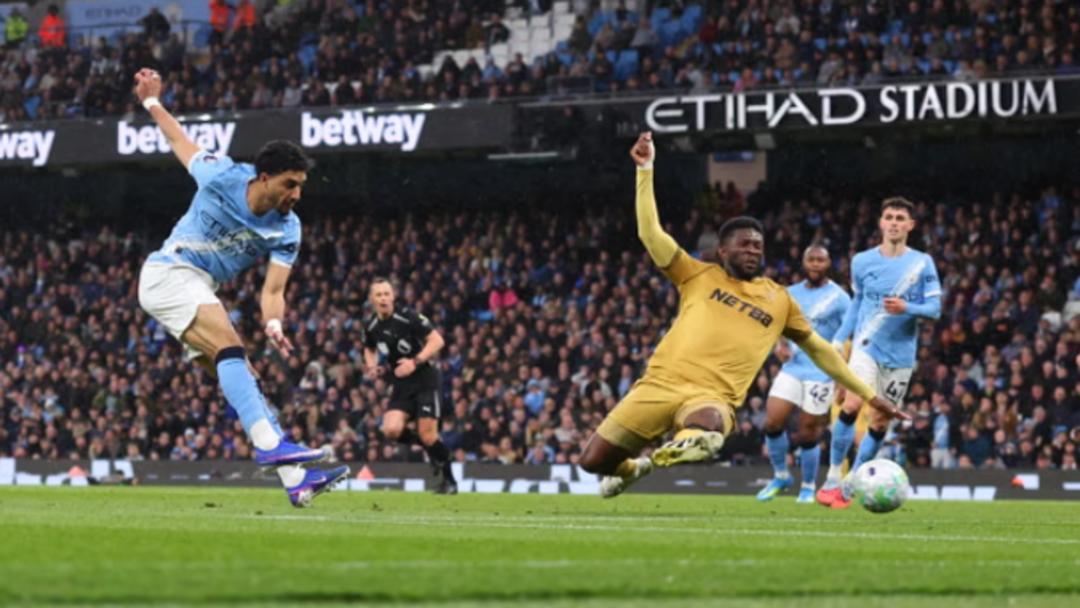 MANCHESTER CITY FARKI 2 PUANA İNDİRDİ