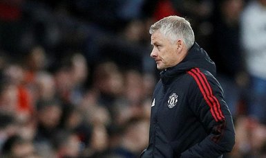 Solskjaer hits out at 'lies', says players together in the trenches