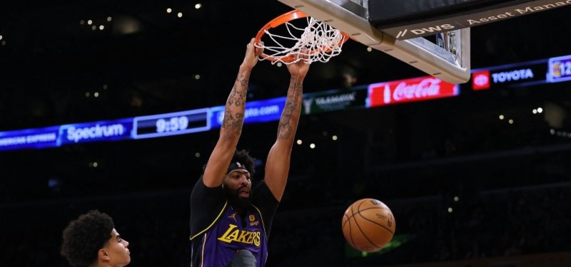 Anthony Davis enjoys big game as Lakers defeat Pistons