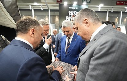 Türkevtekstilisektörüdünyailebuluştu