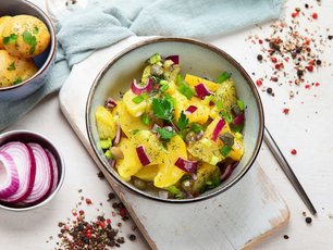 Taze Patates Salatası