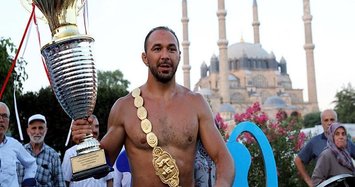 Ali Gurbuz triumph in Kırkpınar oil wrestling