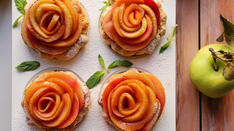 Gül Elmalı Büş Dolgulu Tartoletler