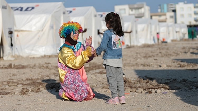 Adıyaman Kahta’da oluşturulan çadır kentte depremzedelerin ihtiyaçları karşılanıyor