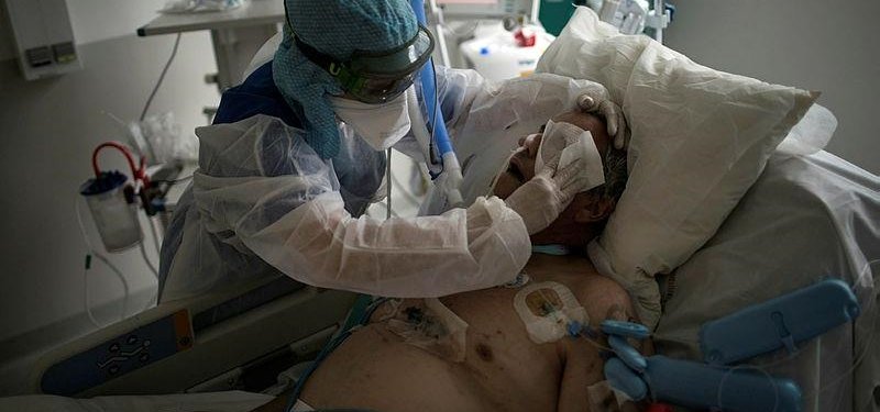 France reports daily decline in COVID-19 patients in intensive care