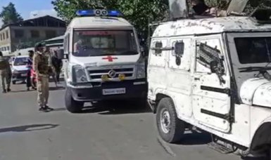 Indian ruling party official, wife shot dead in Kashmir