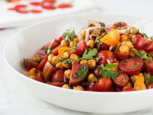 Domatesli Nohut Salatası