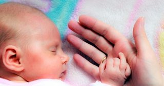 Riskli bebeklerde erken müdahale önemli