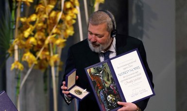 Russian Nobel laureate Muratov donates medal to Ukrainian refugees