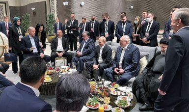 Turkish President Erdoğan tours Samarkand with SCO leaders