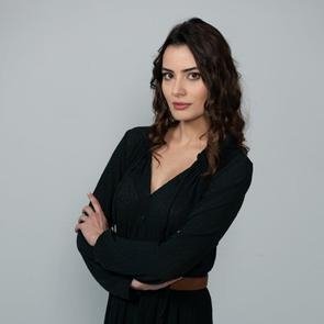 Yağmur Öztürk – Kimdir