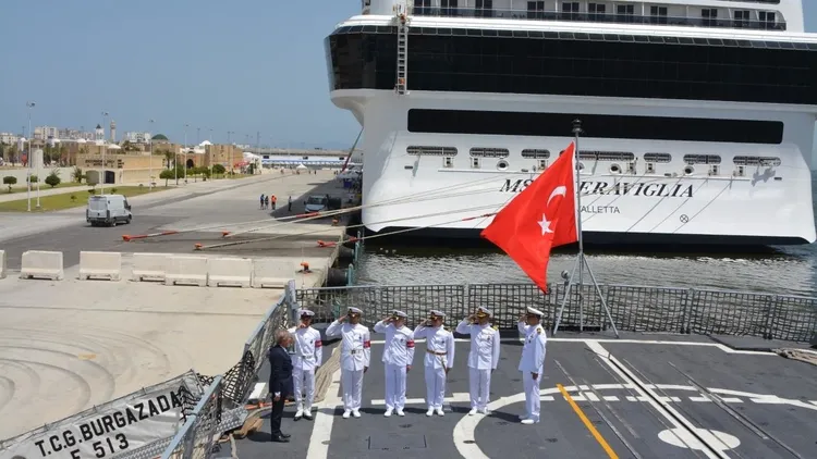 Turkish warship TCG Burgazada visits Tunisia port