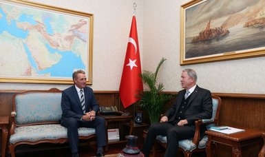 Turkish defense chief receives U.S. envoy for talks