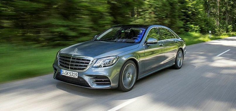 MERCEDES SAYS RECALLS 400,000 UK CARS ON AIRBAG FAULT