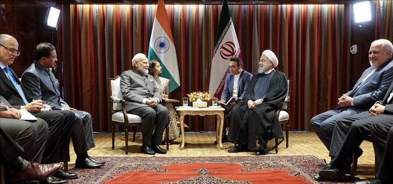 IRANS PRESIDENT MEETS INDIAN PM IN NEW YORK