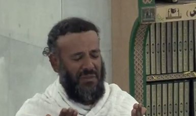 Kaaba imam Osama Hayyat prays for Palestinians and Masjid al-Aqsa