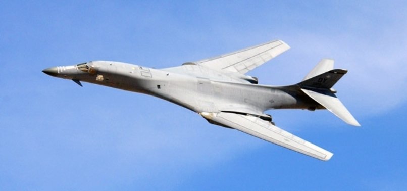 US BOMBER AIRCRAFT FLY ABOVE BOSNIA TO HIGHLIGHT COOPERATION